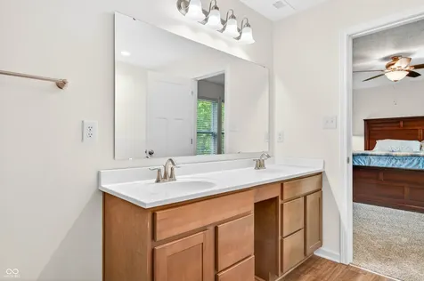 48 Manchester Drive Trafalgar IN 46181