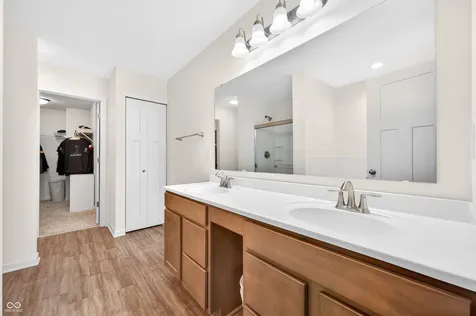 48 Manchester Drive Trafalgar IN 46181