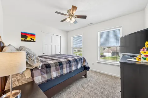 48 Manchester Drive Trafalgar IN 46181