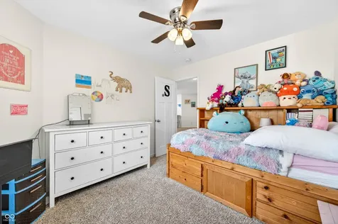48 Manchester Drive Trafalgar IN 46181