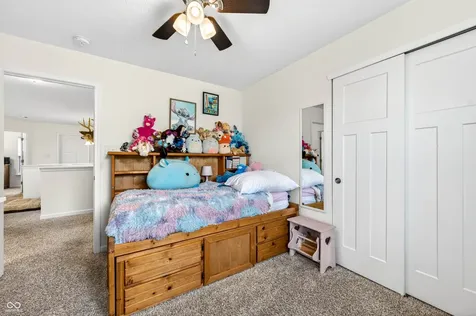 48 Manchester Drive Trafalgar IN 46181