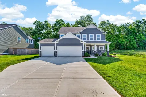 48 Manchester Drive Trafalgar IN 46181