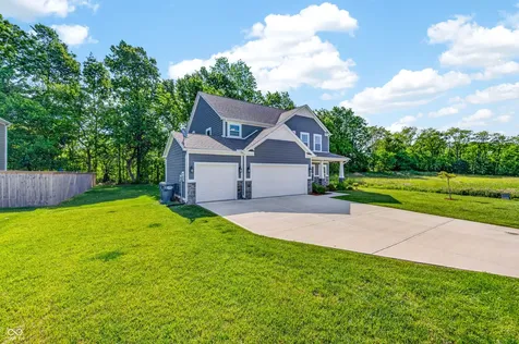 48 Manchester Drive Trafalgar IN 46181