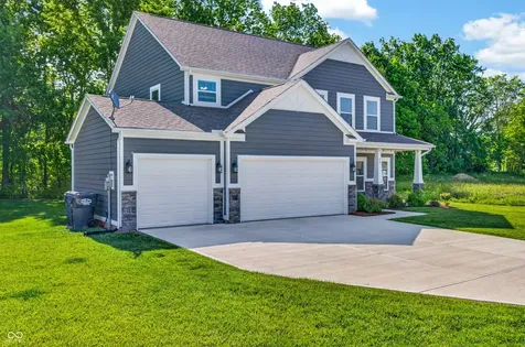 48 Manchester Drive Trafalgar IN 46181