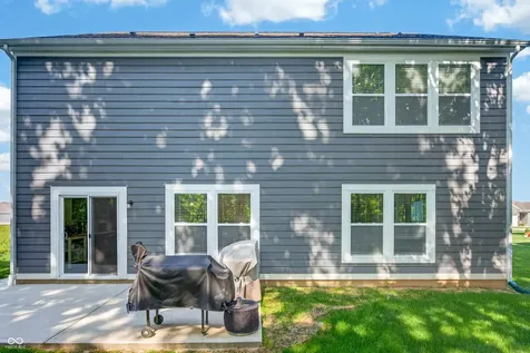 48 Manchester Drive Trafalgar IN 46181