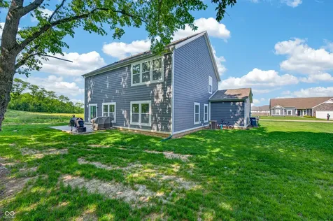 48 Manchester Drive Trafalgar IN 46181