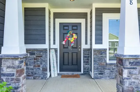 48 Manchester Drive Trafalgar IN 46181