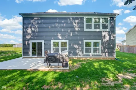 48 Manchester Drive Trafalgar IN 46181
