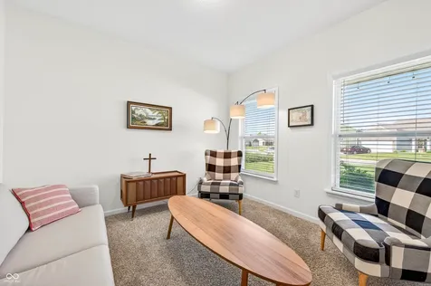 48 Manchester Drive Trafalgar IN 46181