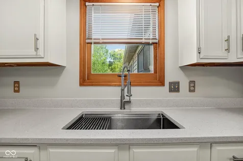 1142 Alydar Circle Indianapolis IN 46217