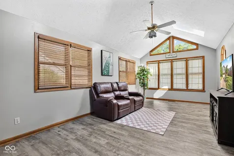 1142 Alydar Circle Indianapolis IN 46217