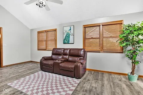 1142 Alydar Circle Indianapolis IN 46217