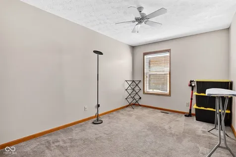 1142 Alydar Circle Indianapolis IN 46217