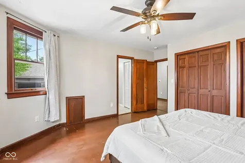 20 E Pleasant Run Parkway North Drive Indianapolis IN 46225