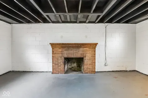 20 E Pleasant Run Parkway North Drive Indianapolis IN 46225