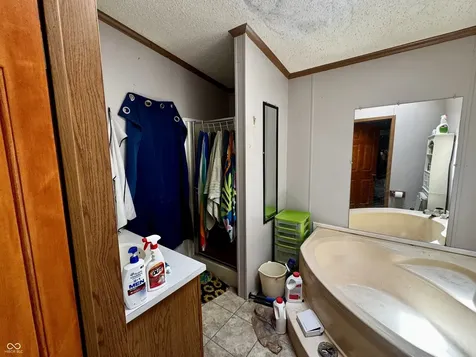 4792 W Fall Creek Road Crawfordsville IN 47933