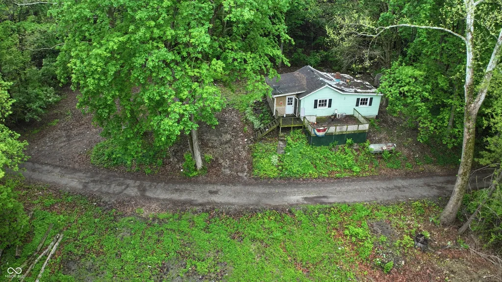 2426 W Gleitze Drive Logansport IN 46947
