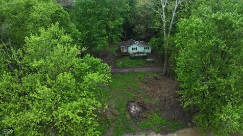 2426 W Gleitze Drive Logansport IN 46947
