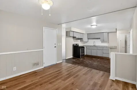 4043 Alsace Place Indianapolis IN 46226