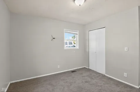 4043 Alsace Place Indianapolis IN 46226