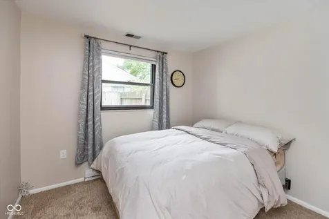 1262 Barefoot Trail Greenwood IN 46142