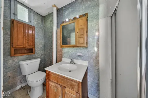 202 N Vine Street Waynetown IN 47990