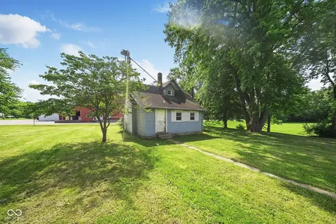 202 N Vine Street Waynetown IN 47990