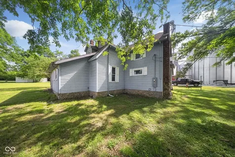 202 N Vine Street Waynetown IN 47990