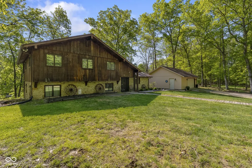 3546 Morrison Road Nashville IN 47448