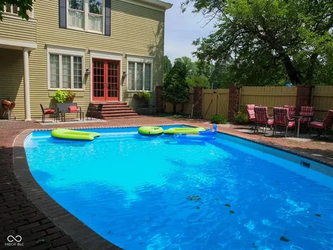 415 E Wabash Avenue Crawfordsville IN 47933
