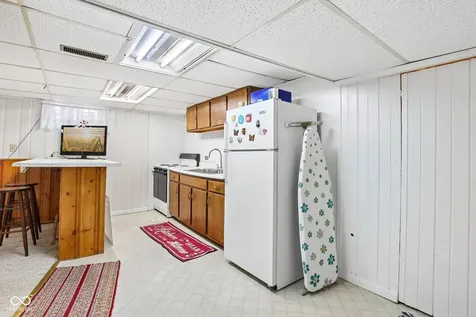 8103 E 10th Street Indianapolis IN 46219