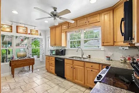 8103 E 10th Street Indianapolis IN 46219