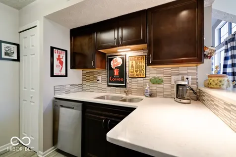 4746 Charrington Circle Indianapolis IN 46254