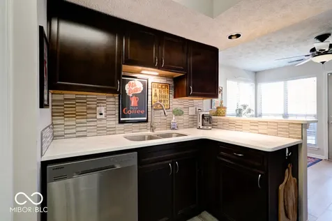 4746 Charrington Circle Indianapolis IN 46254