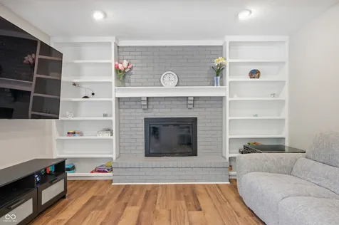 8038 Springwater Drive W Indianapolis IN 46256