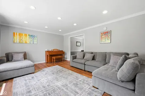 8038 Springwater Drive W Indianapolis IN 46256