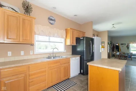 4343 E 900 N Greenfield IN 46140