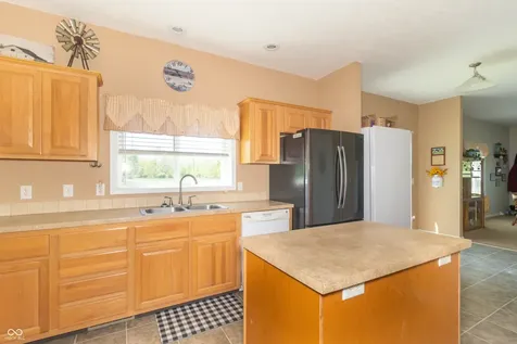 4343 E 900 N Greenfield IN 46140