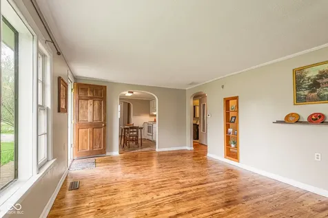 181 W 550 S Columbus IN 47201