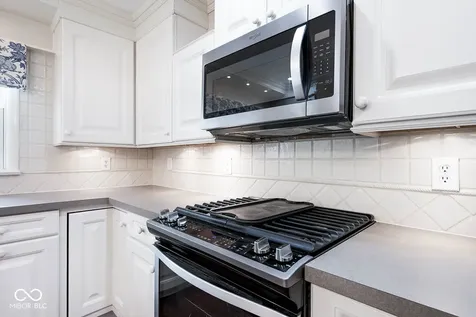 5942 Hillside Avenue East Drive Indianapolis IN 46220