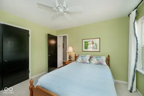 5942 Hillside Avenue East Drive Indianapolis IN 46220