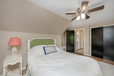 5942 Hillside Avenue East Drive Indianapolis IN 46220