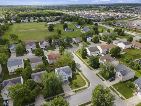 9891 Sapphire Berry Lane Fishers IN 46038