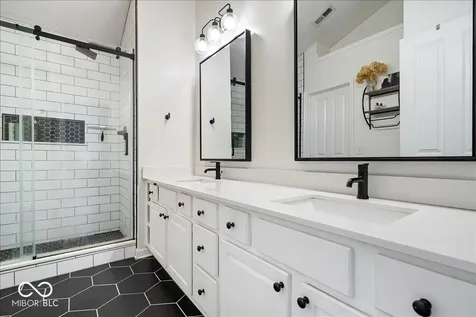 6563 Bainbridge Way Zionsville IN 46077