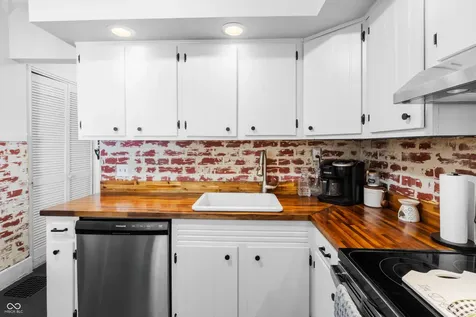 606 N Pine Street Seymour IN 47274