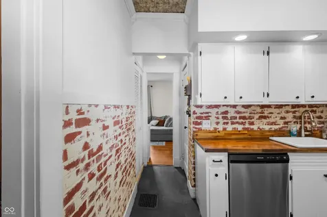 606 N Pine Street Seymour IN 47274