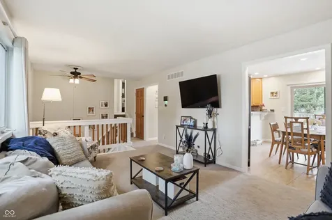 729 Colonial Way Greenwood IN 46142