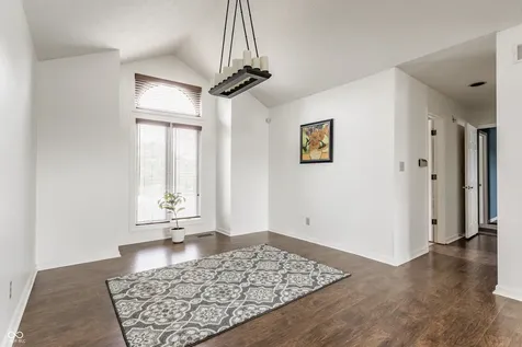 7685 River Road Indianapolis IN 46240