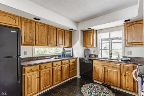 7685 River Road Indianapolis IN 46240