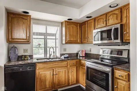 7685 River Road Indianapolis IN 46240